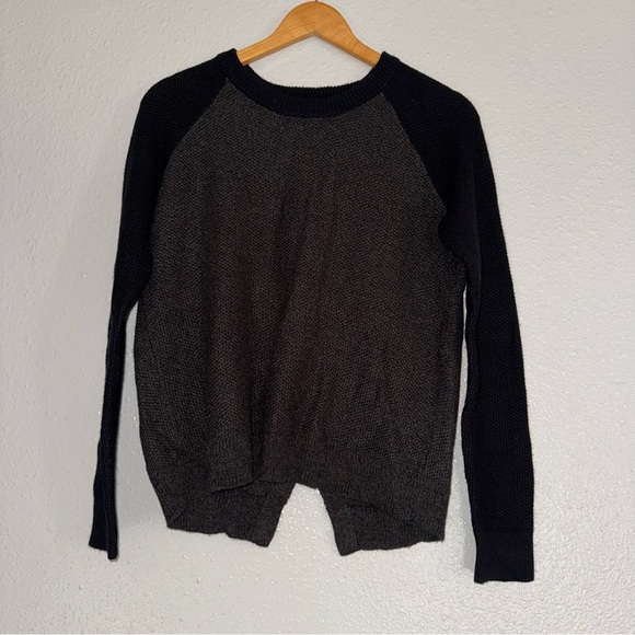 Madewell Sweaters - Madewell gray black color block long sleeve waffle knit sweater split back small